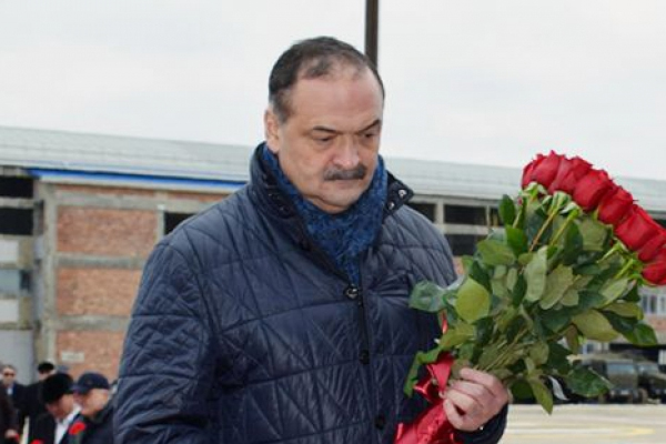 ВРИО главы Дагестана Сергей Меликов почтил память погибших в 1999 году